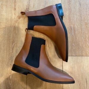 everlane the italian leather square toe chelsea boot size 11 Tan and Black.